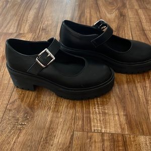 Cupcake couture black platform shoes size: 2 in good condition